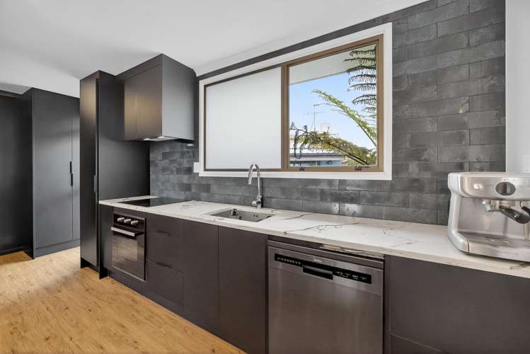 37 Botany Road Botany Downs_9