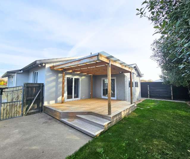 Modern and Sunny in Redwoodtown