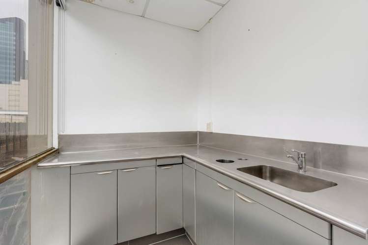 Unit 3/300 Queen Street City Centre_13
