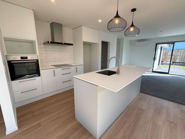 5 Campbell Drive 1476_1