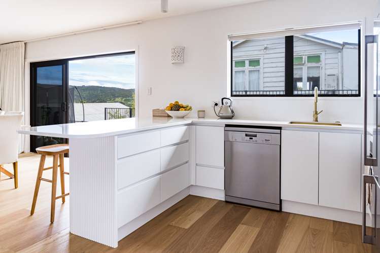 10C Long Street Raglan_2