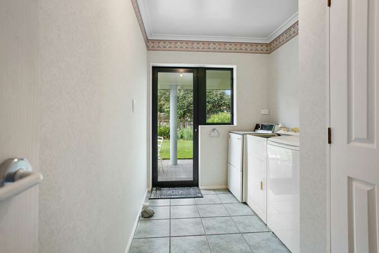 20 Cowley Drive Leamington_20