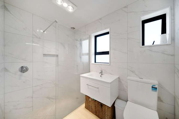 14 Ashley Avenue Mangere East_12