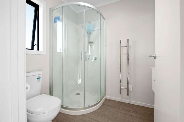 1/17 Vialou Street Hamilton Central_6