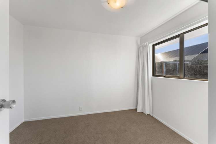 2/49 Sarabande Avenue Redwood_9