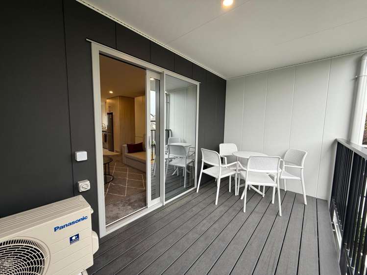 104/17 Winchester Street Merivale_10