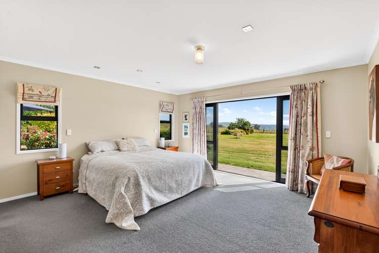 701 River Road Otane_24