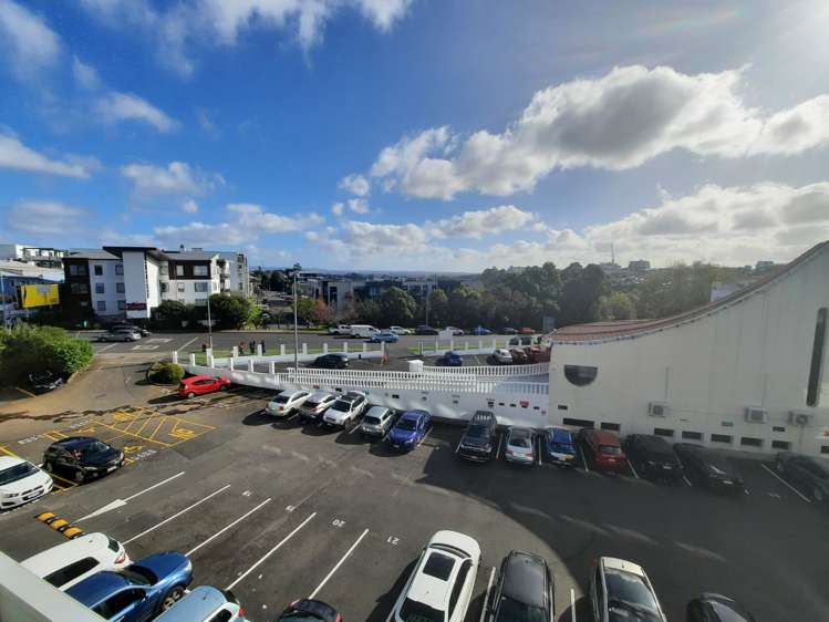 401 New North Road 1703_12