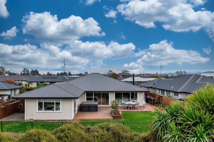 24 Pegasus Main Street Pegasus_5