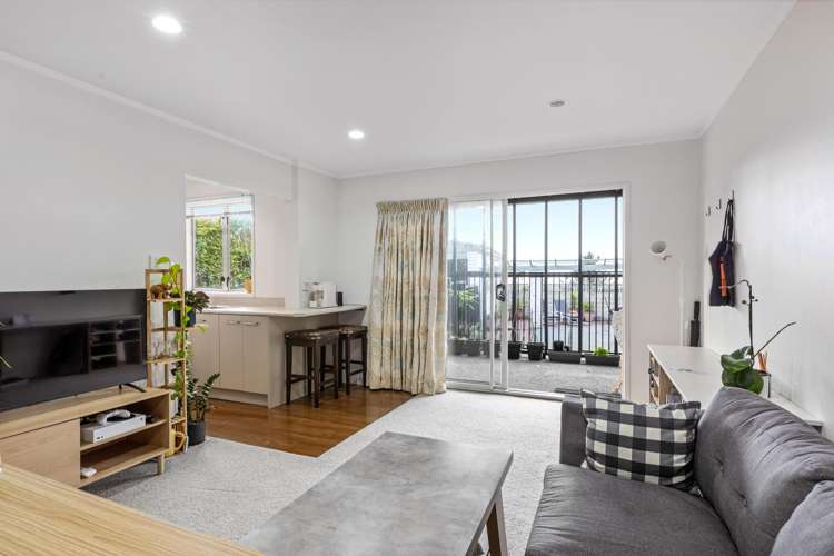 278 Whangaparaoa Road Red Beach_24