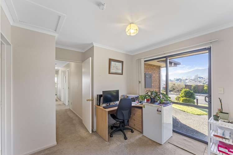 55 Washbourn Drive Richmond_16