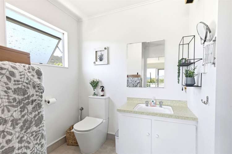 682 Abel Tasman Drive Clifton_8