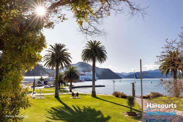 303/6 London Quay Picton_25