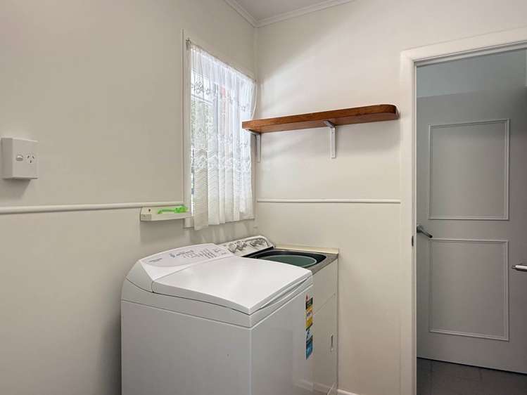 7 Vodanovich Road Te Atatu South_12