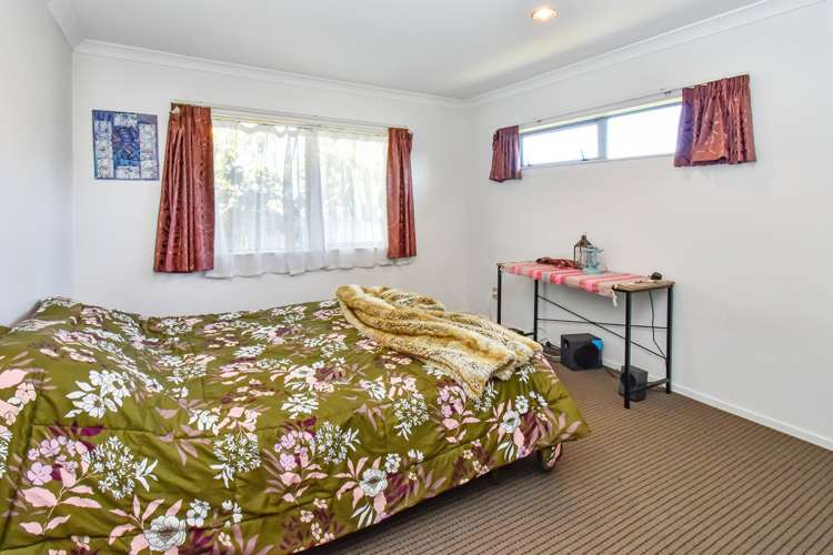 10 Mark Edgar Place Clendon Park_9