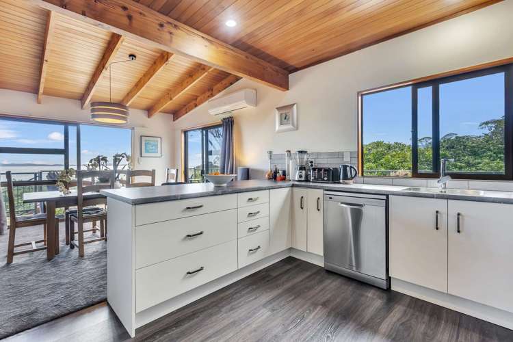 18 Bay View Road Cable Bay_8