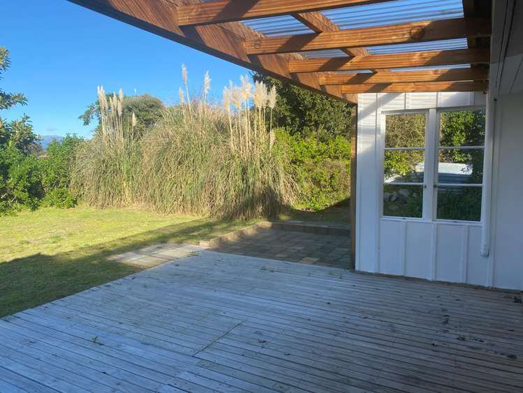 22 Mahoe Street Ōtaki Beach_3