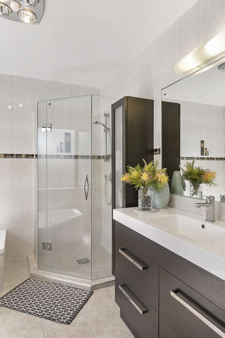 23 Onemana Way Te Atatu Peninsula_13