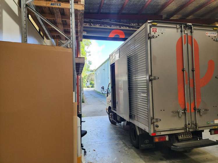 2/1 Lincoln Avenue Tawa_2