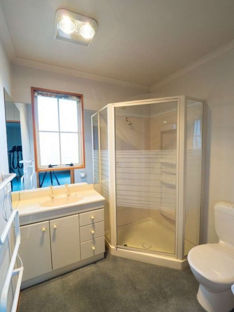 90 Pages Road Allenton_12