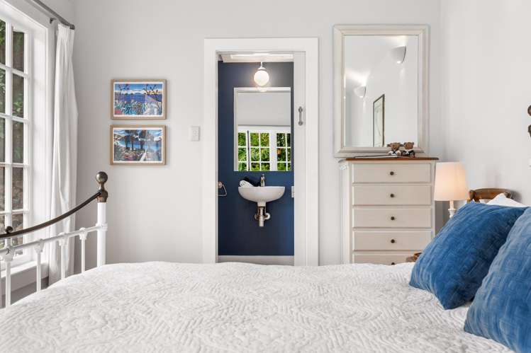 23 Ewen Alison Avenue Devonport_13