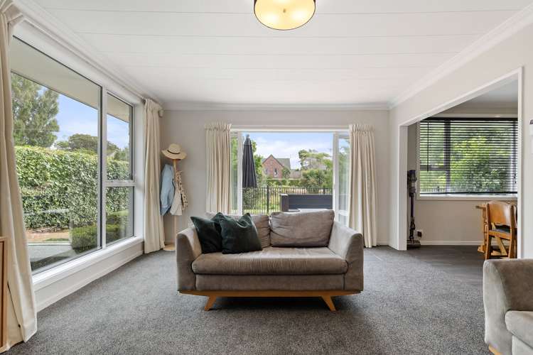 2/5 Esher Place Saint Martins_8