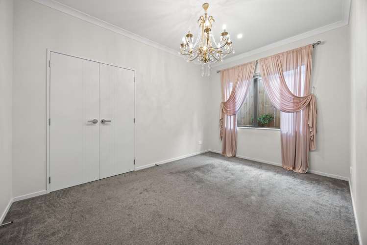 16 Lime Hill Rise Flat Bush_18