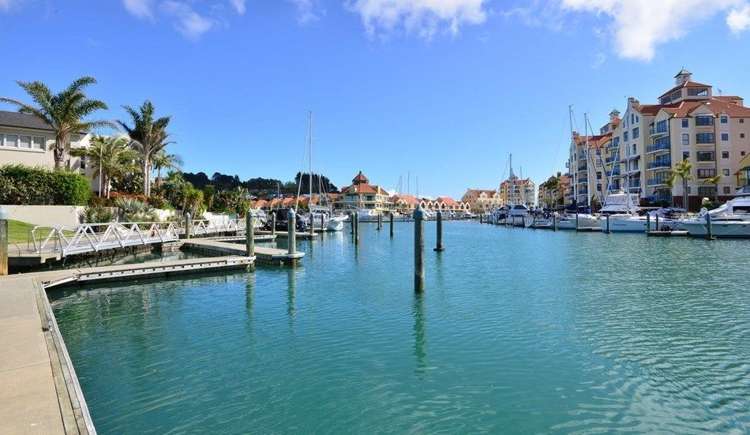 8 Maylee Crescent Gulf Harbour_13