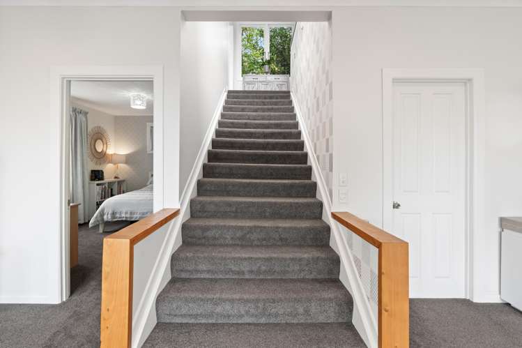 71 Leckhampton Court Clyde Hill_23