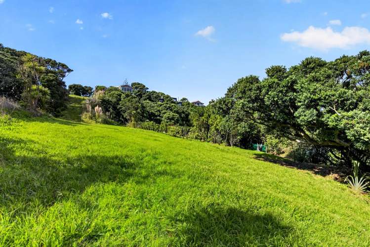 9 Ngatira Road Muriwai Beach_11