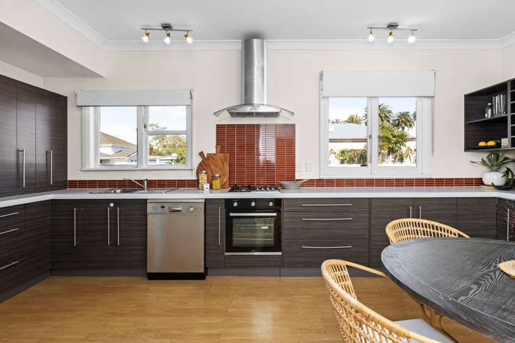 82 Kennedy Road Napier South_2