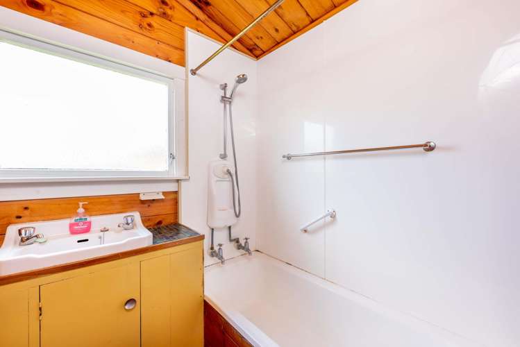 24 Koutu Beach Road Opononi_16