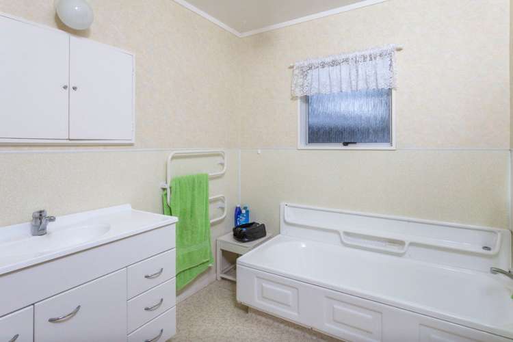 401 Sylvia Road Whangamata_16