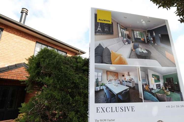 Tony Alexander: What the OCR hold and Reserve Bank warning mean for mortgage rates