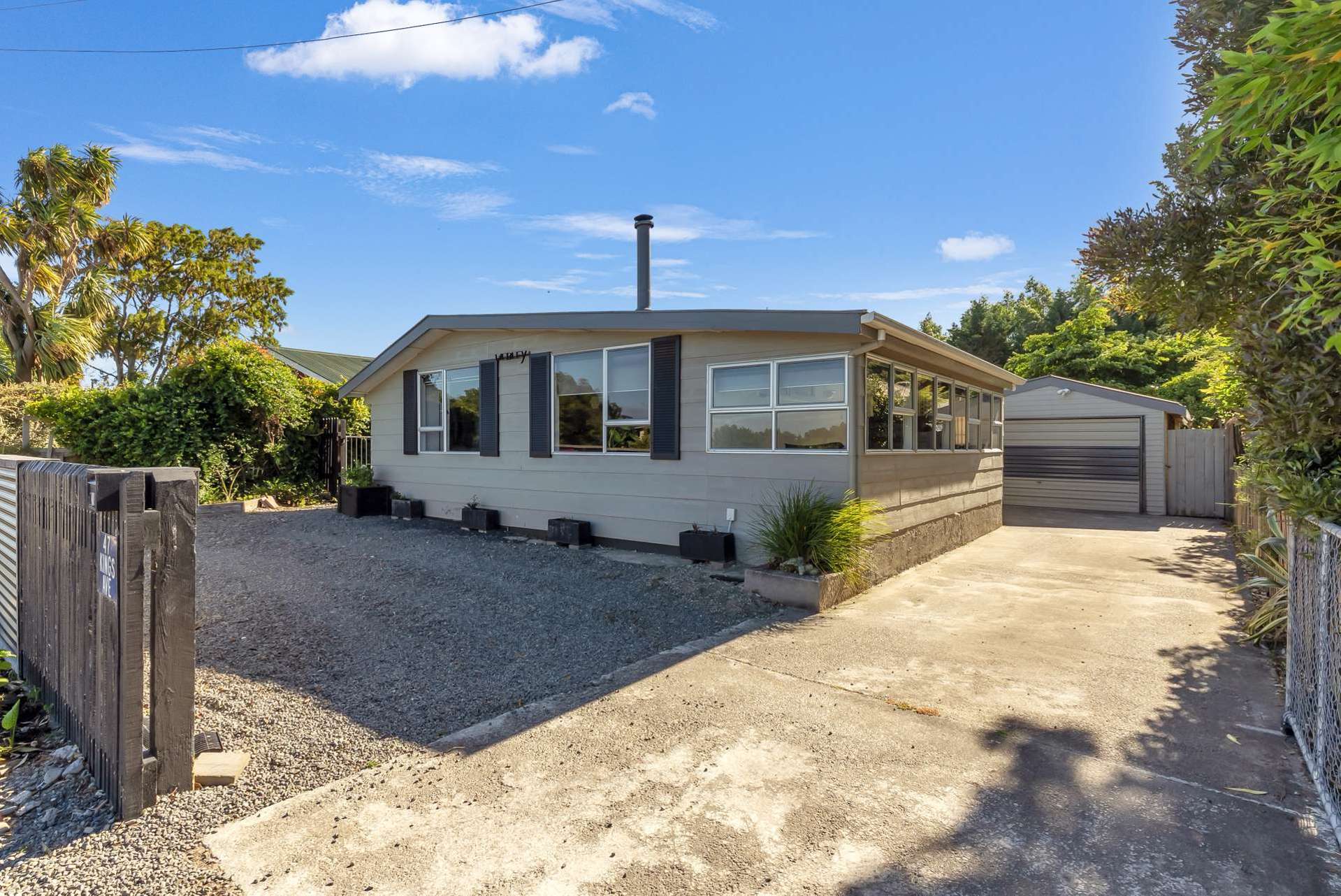 47 Kings Avenue Waikuku Beach_0