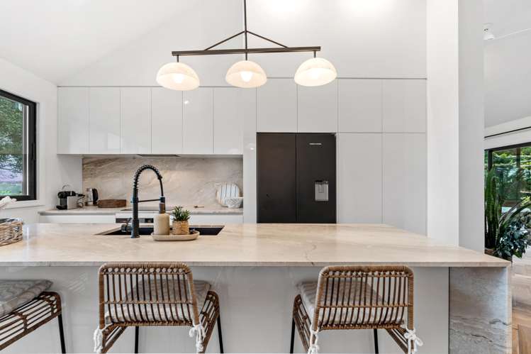 10 Zita Avenue Matakatia_2