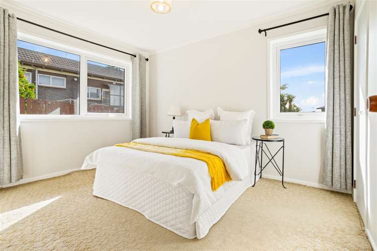 2/8 Pamela Place New Lynn_13