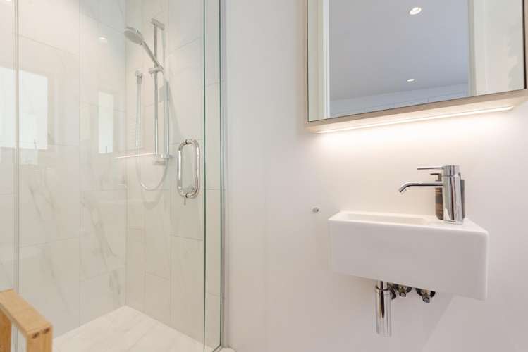 21 Erica Pabst Way Island Bay_11