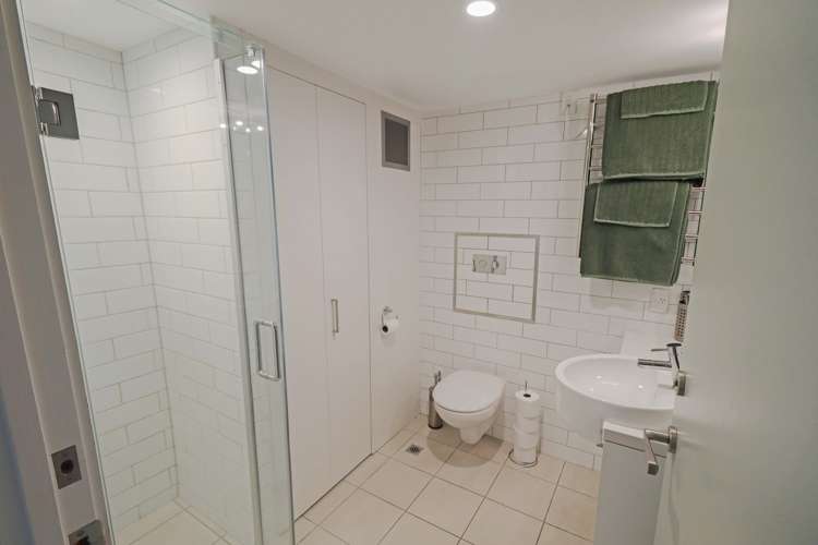 18/370 Oriental Parade Oriental Bay_10