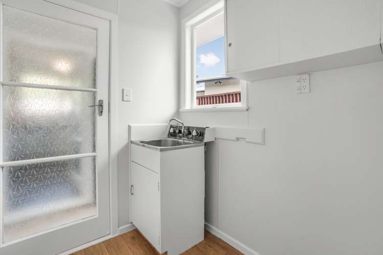 38 Momona Street Wainuiomata_9