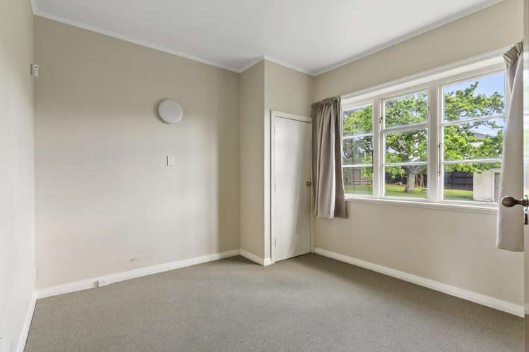 48 and 50 Walmer Road Point Chevalier_12