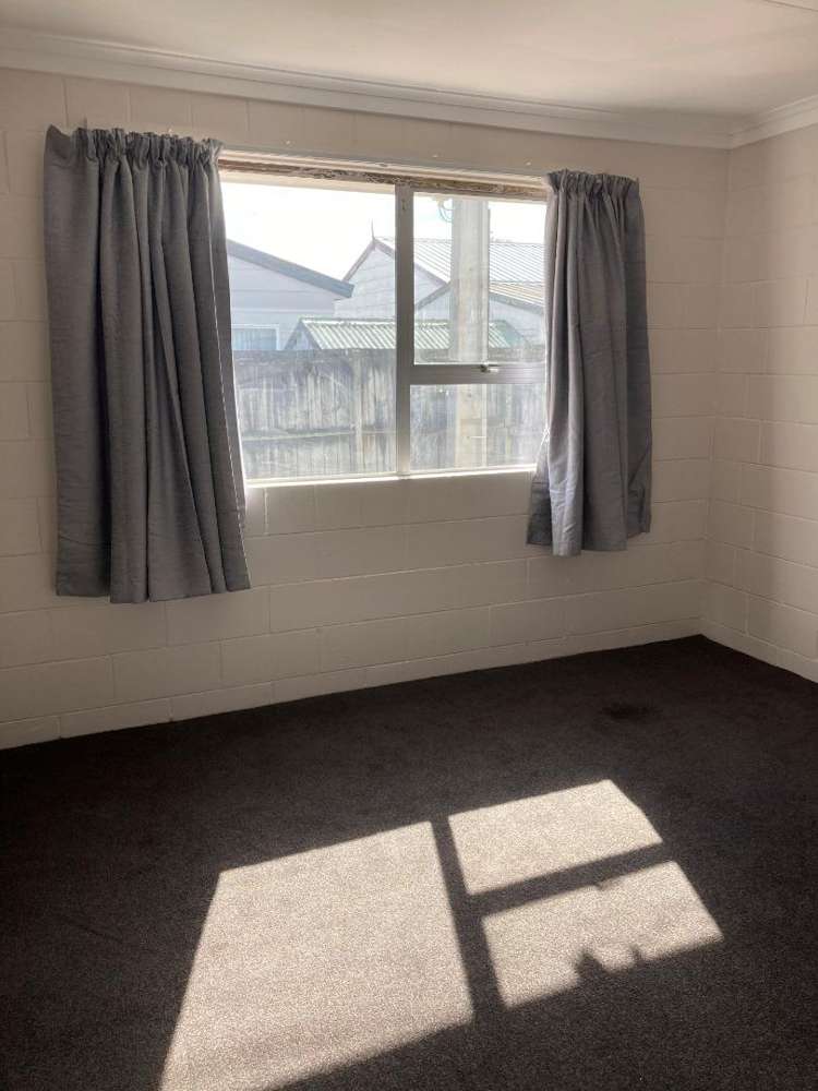 1/4 Inverness Avenue 1076_2