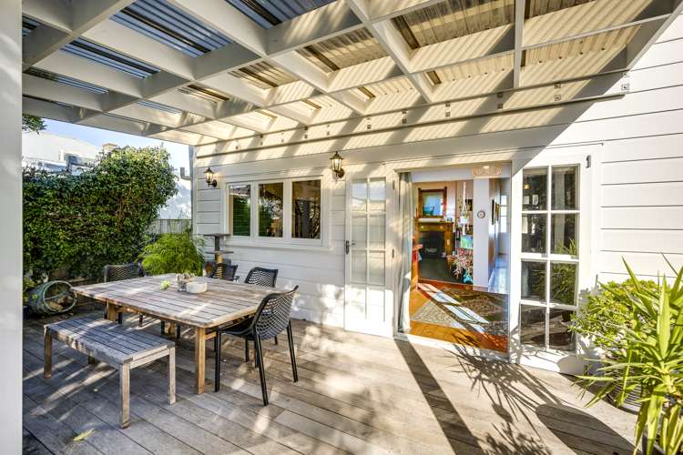 16 Owen Street Napier South_2