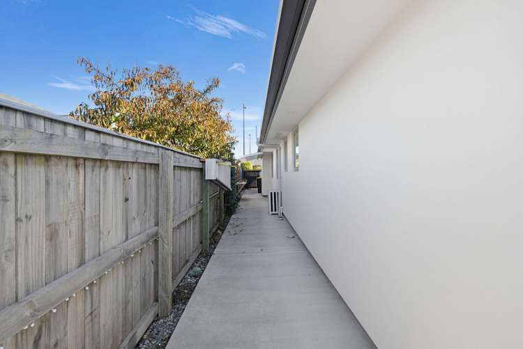 9 Camberley Road Richmond_32
