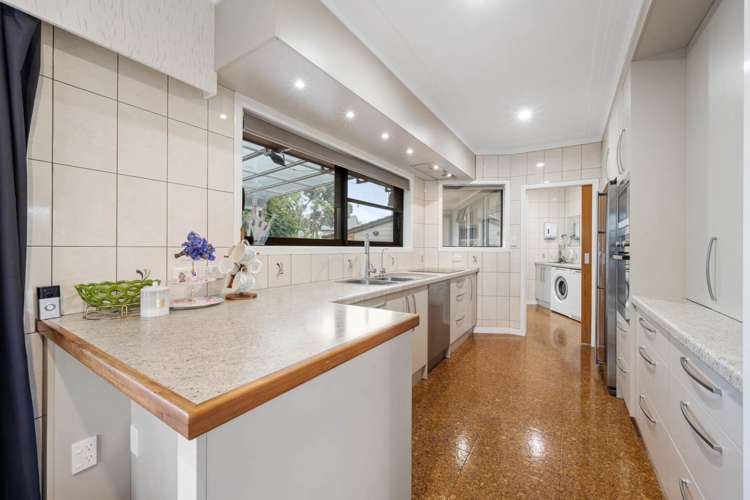 37 Parkhill Road Mellons Bay_10