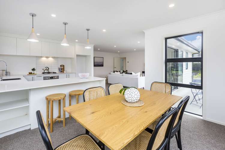 8 Passchendaele Grove Trentham_12