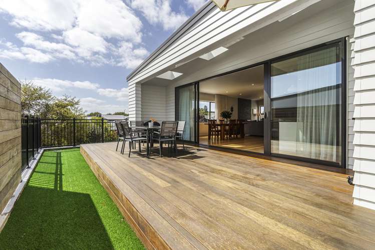 2/7a Montrose Place_0