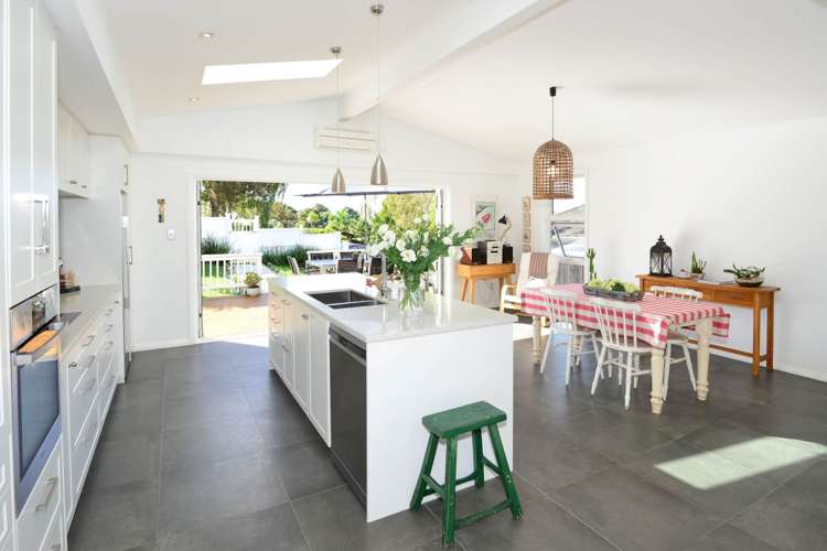 29 Marina Road Torbay_4
