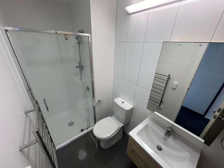 1001/17 Putney Way Manukau_5