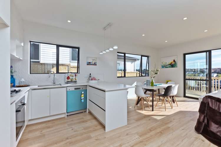 8 Kiwa Crescent Gulf Harbour_6